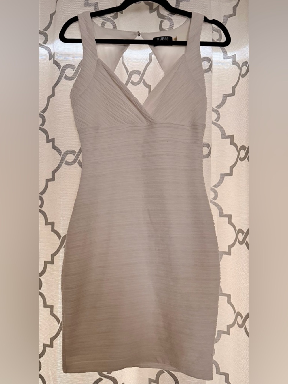GUESS Sleeveless V-Neck White Dress